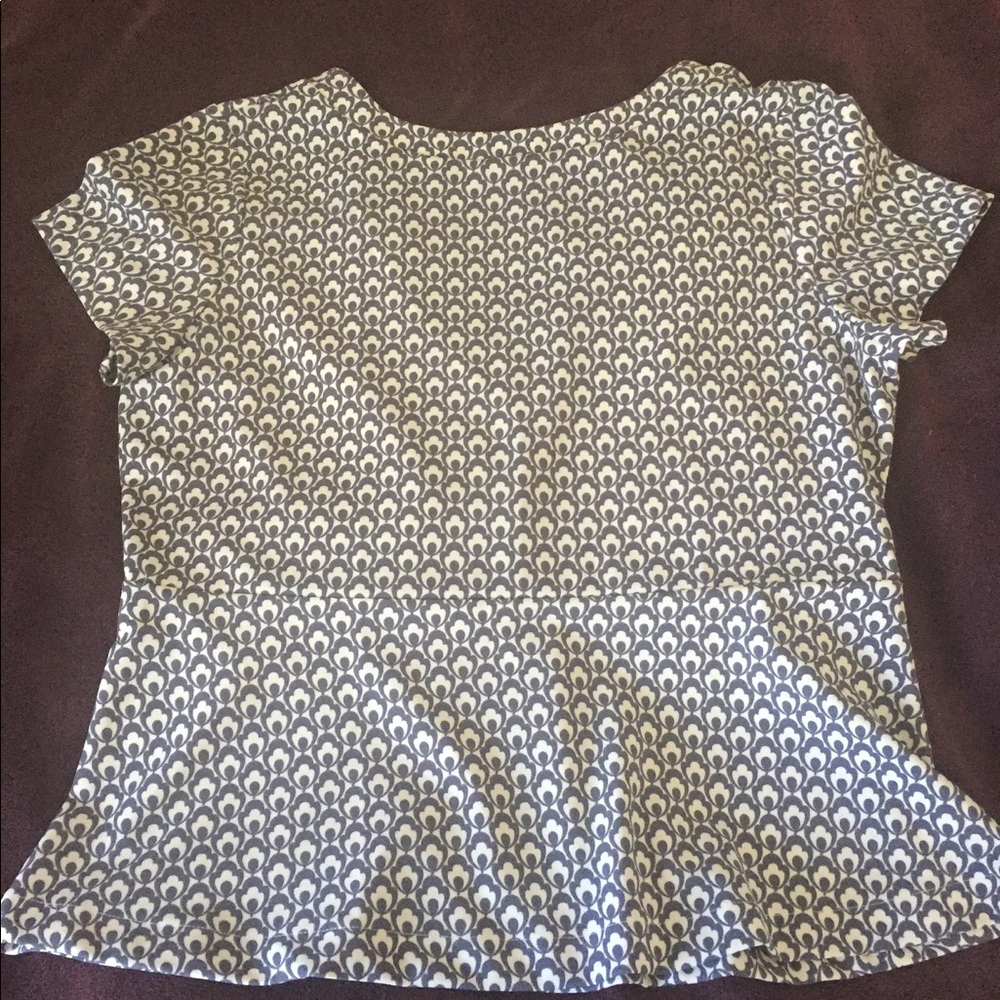 NWOT ANN TAYLOR Petal V-Back Peplum Top